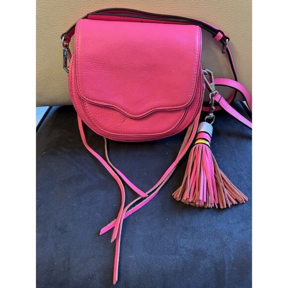 Rebecca Minkoff Mini Suki crossbody bag in a vibrant pink leather - Picture 4 of 11